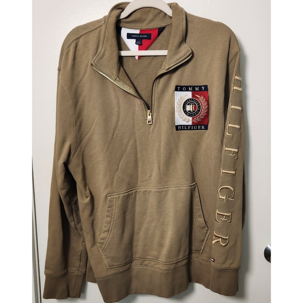 Tommy Hilfiger Men's L Icon Square 1/2 Zip Sweatshirt Embroidered Crest Spellout